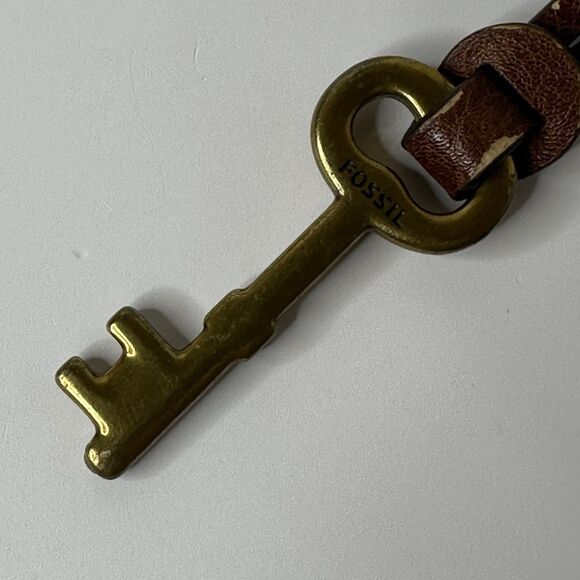 Fossil Brass Key Charm Bag Hang Tag Brown Leather Strap Replacement Accessory - Picture 2 of 10